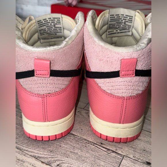 Nike Dunk High
Hoops Pack Pink (Women's size 7) - Picture 11 of 15